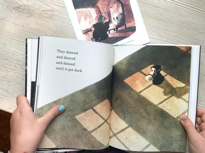 The+Skull+by+Jon+Klassen+inside+pictures+2